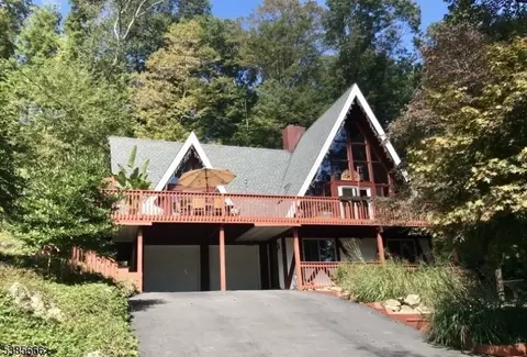 658 Winding Brook Ln, Califon, NJ 07830