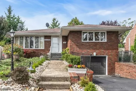 585 Noe Ave, Woodbridge, NJ 07095