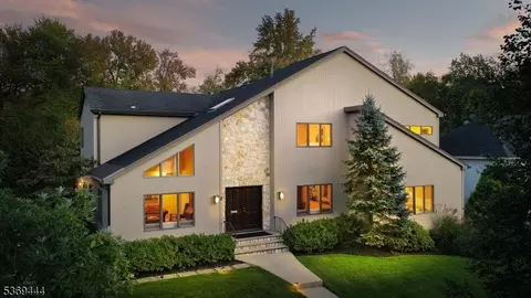 2 Brookside Ct, Scotch Plains, NJ 07076