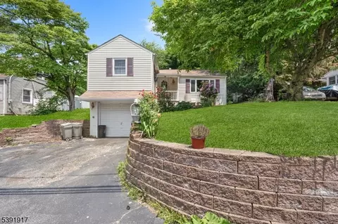 50 Oakwood Ave, Mine Hill, NJ 07803