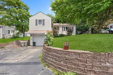 50 Oakwood Ave, Mine Hill, NJ 07803