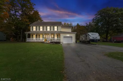 49 Henry St, Oxford, NJ 07863