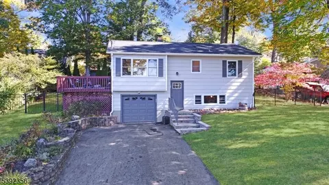 120 New Jersey Ave, Lake Hopatcong, NJ 07849