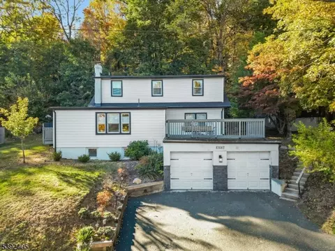 8 Brooklyn Mountain Rd, Hopatcong, NJ 07843