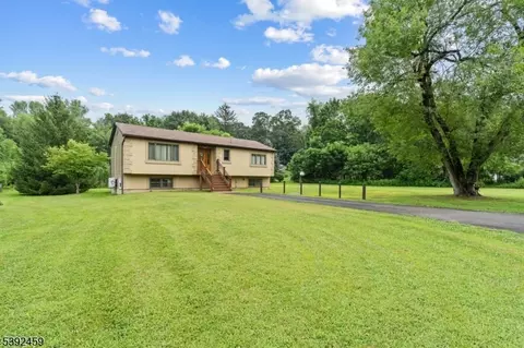 9 Old Rudetown Rd, Vernon, NJ 07462