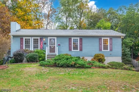 30 Linmor Ave, Newton, NJ 07860