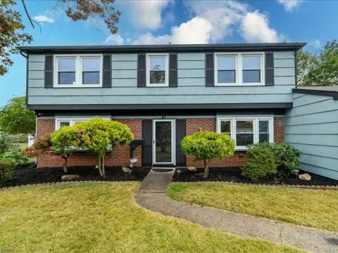 21 Landry Rd, Somerset, NJ 08873