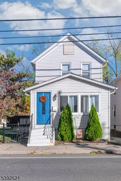 108 Hamburg Tpke, Bloomingdale, NJ 07403