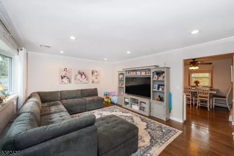 101 Linden Rd, Wayne, NJ 07470 photo 9