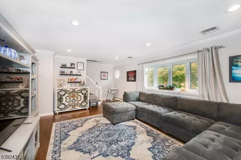 101 Linden Rd, Wayne, NJ 07470 photo 11