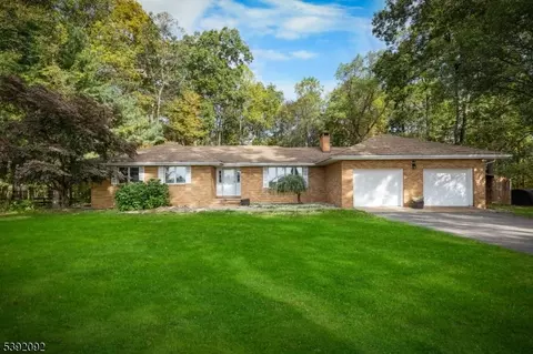 12 Baker Rd, Pittstown, NJ 08867