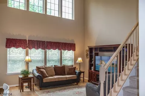 6 Micheline Ct, Wayne, NJ 07470 photo 8