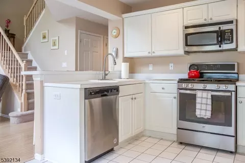 6 Micheline Ct, Wayne, NJ 07470 photo 6