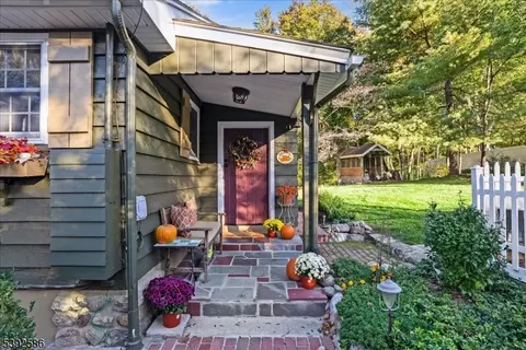 107 Overlook Rd, Newton, NJ 07860