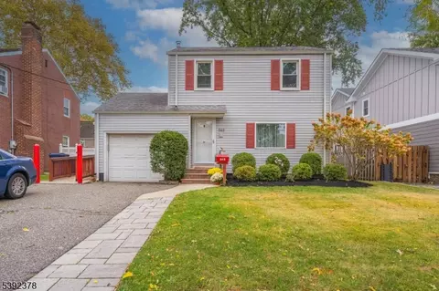 565 Valley Rd, Clark, NJ 07066