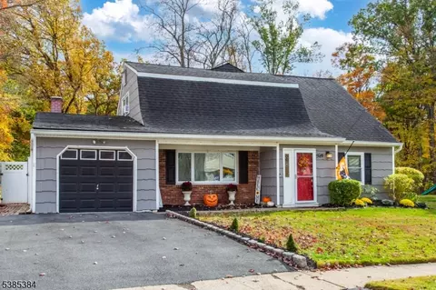 50 Clover Hill Dr, Flanders, NJ 07836