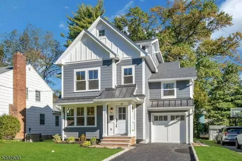 38 Essex Rd, Chatham, NJ 07928