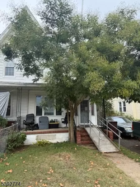 423 Delaware Ave, Riverside, NJ 08075