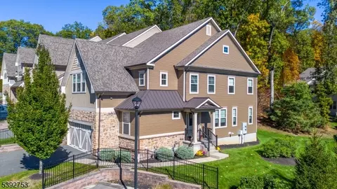 2 Albie Dr, Mountain Lakes, NJ 07046