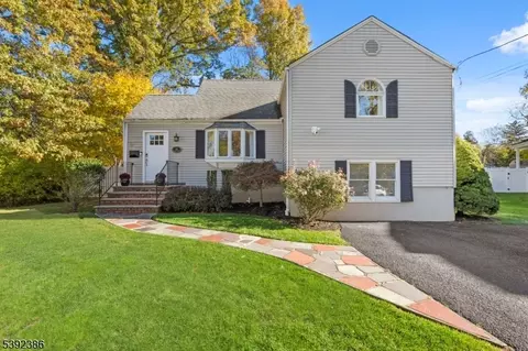 17 Beechwood Rd, Florham Park, NJ 07932