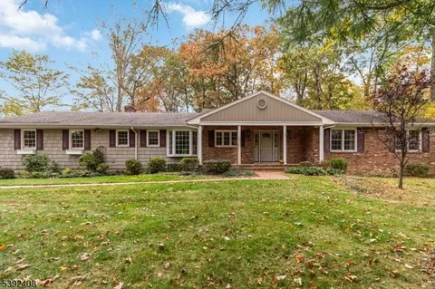 50 Round Top Rd, Warren, NJ 07059
