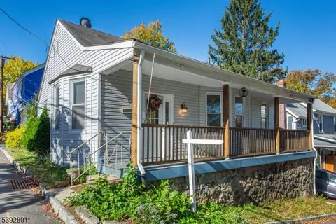 15 Force Pl, Mount Tabor, NJ 07878