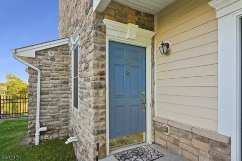 39 Forshee Cir, Montvale, NJ 07645