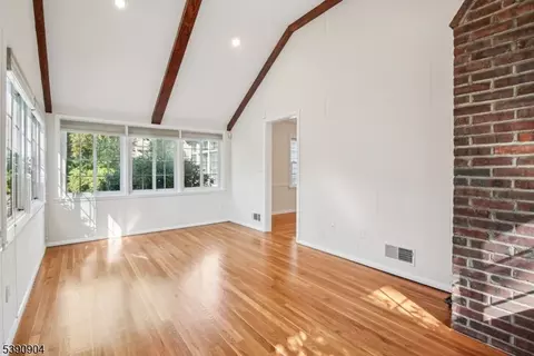 Living - 49 Oakland Pl, Summit, NJ 07901 photo 4 of 8