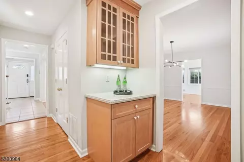 Entry Way - 49 Oakland Pl, Summit, NJ 07901 photo 3 of 3