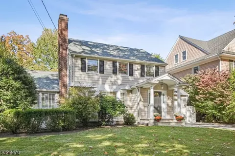 Exterior - 49 Oakland Pl, Summit, NJ 07901 photo 4 of 9