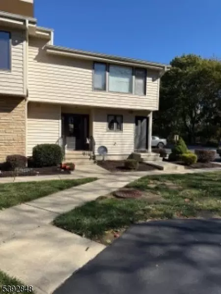 11 Cheyenne Rd, Lafayette, NJ 07848