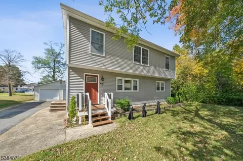 47 Thomas St, Monroe Township, NJ 08831