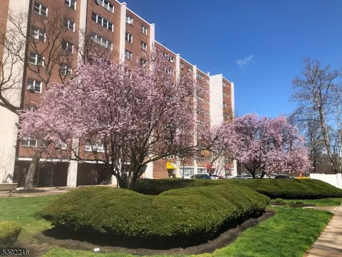 39 E 39th St #412, Paterson, NJ 07514