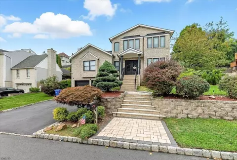 41 Stirling Ter, Totowa, NJ 07512