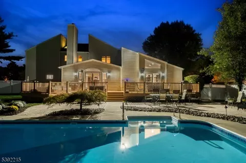 18 Quail Run, Florham Park, NJ 07932