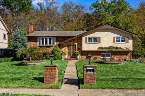64 Kiwanis Dr, Wayne, NJ 07470
