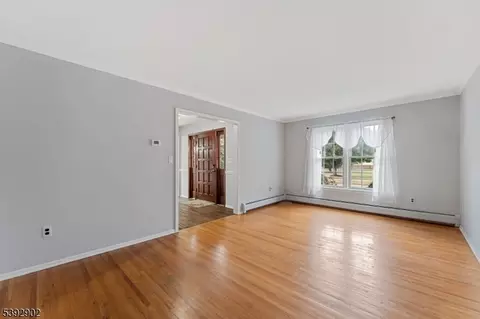 132 Harris Ave, Middlesex, NJ 08846 photo 8