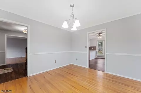 132 Harris Ave, Middlesex, NJ 08846 photo 10