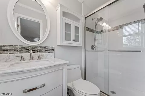 132 Harris Ave, Middlesex, NJ 08846 photo 23