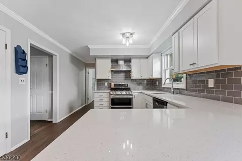 132 Harris Ave, Middlesex, NJ 08846 photo 14