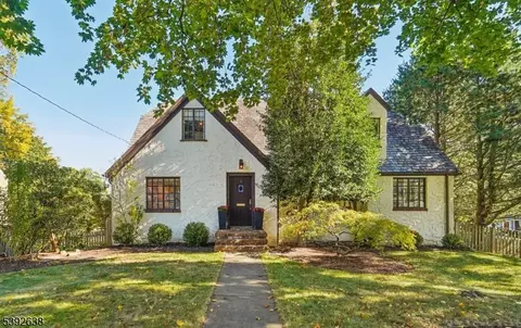 3 Rose Ave, Madison, NJ 07940