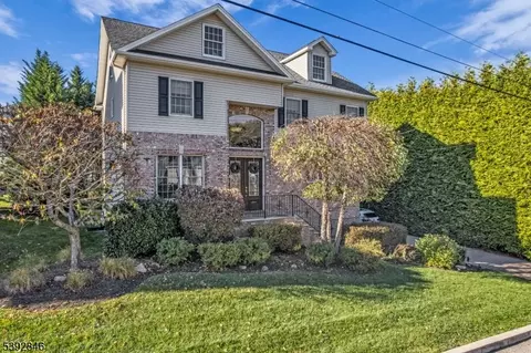 21 Spring St, Butler, NJ 07405