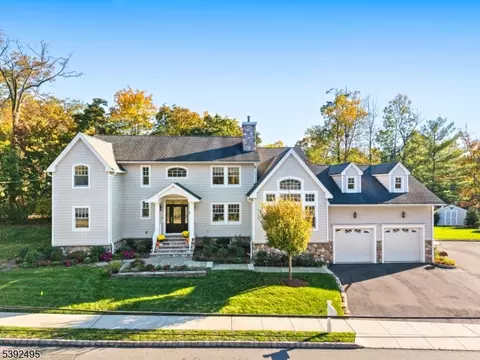 1 Relkin Rd, Livingston, NJ 07039