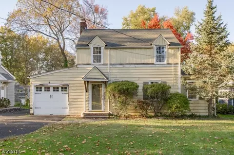 14 Holmes Oval, New Providence, NJ 07974