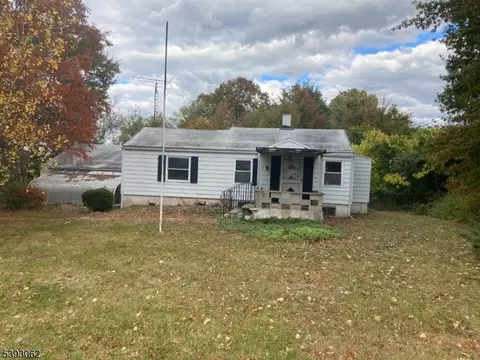 11 Kline Blvd, Whitehouse Station, NJ 08889