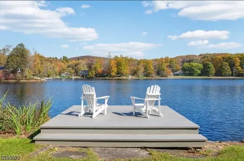 257 Cupsaw Dr, Ringwood, NJ 07456