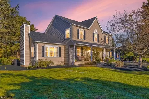5 Waterbrook Dr, Washington, NJ 07882