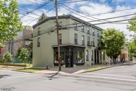 41 Church St, Lambertville, NJ 08530