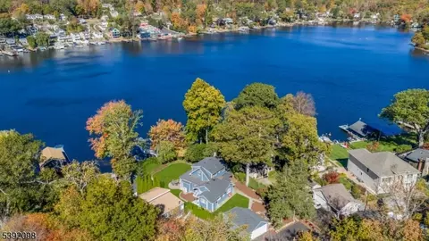 124 Chincopee Rd, Lake Hopatcong, NJ 07849
