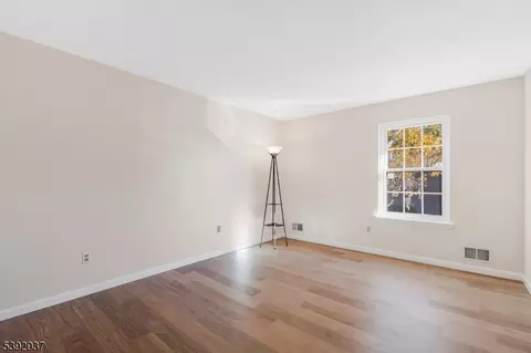 5 Foxhall # A, Middlesex, NJ 08846 photo 16